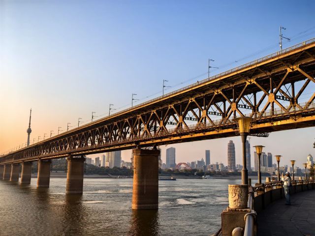 楚河漢街&縣華林&糧道街&黃鶴樓&長江大橋 包車一日遊