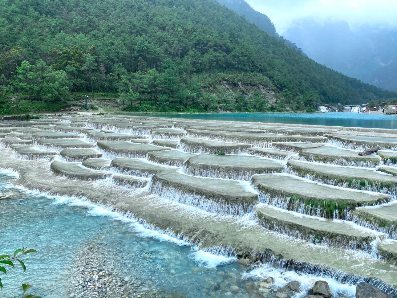 雲南昆明大理麗江六日拼團遊（中英雙語導遊+高端住宿+全程雲南特色餐+麗江古城+特色民族表演+玉龍雪山+甘海子+黑龍潭+昆明往返）
