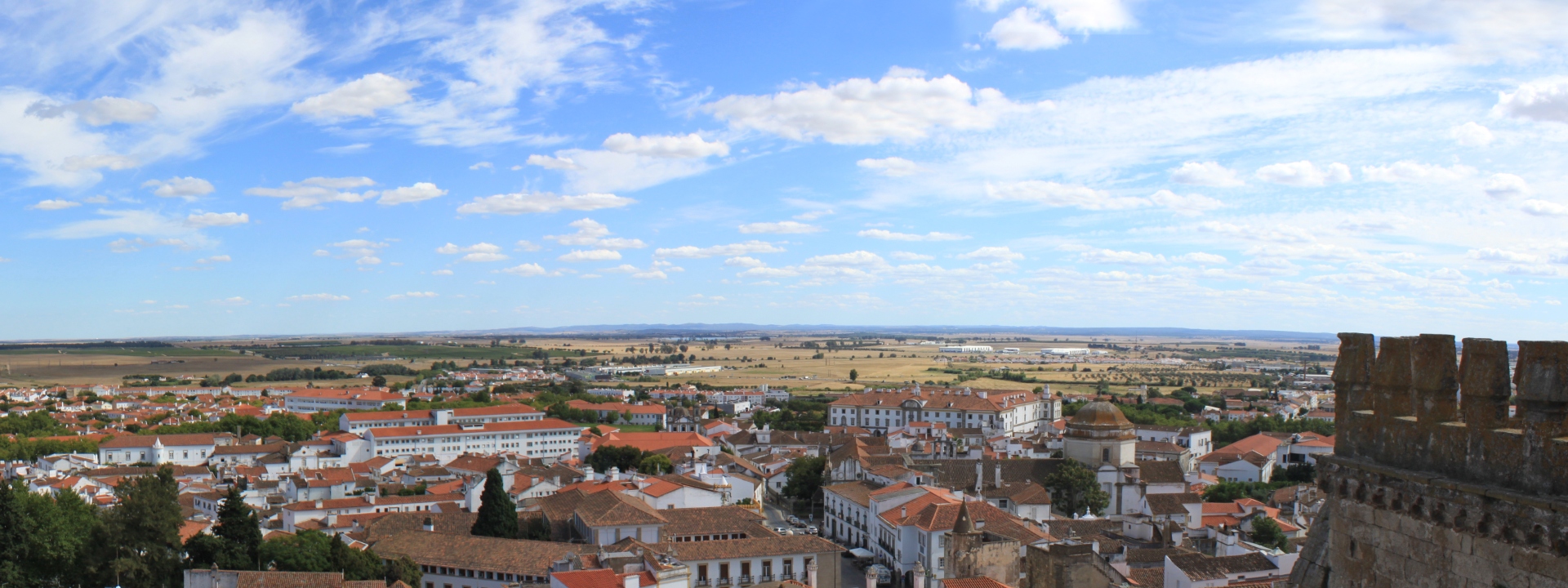 Evora and Monsaraz full day guided tour from Lisbon