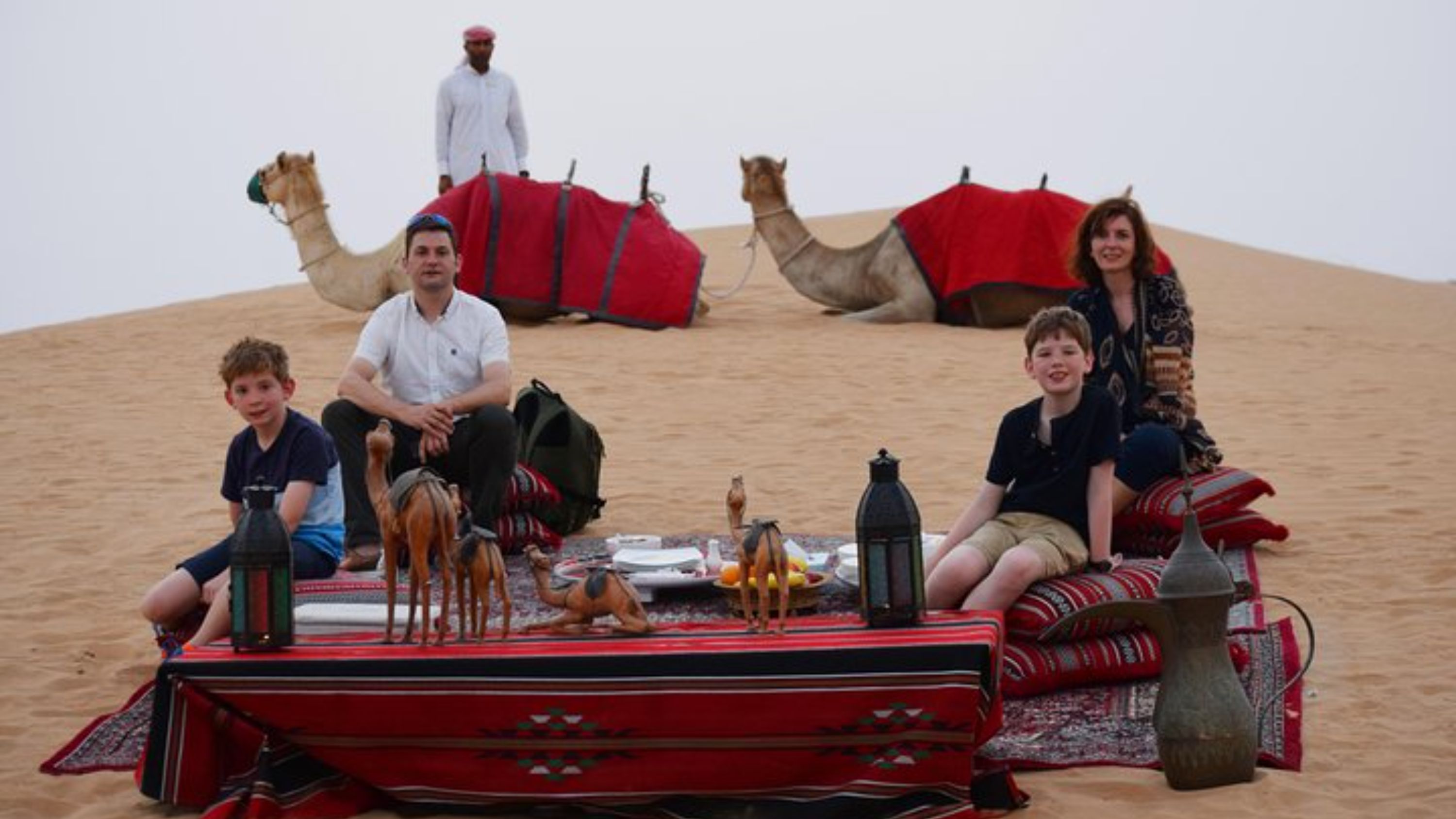 Experience the stunning beauty of the desert on an 
exhilarating jeep safari from Dubai