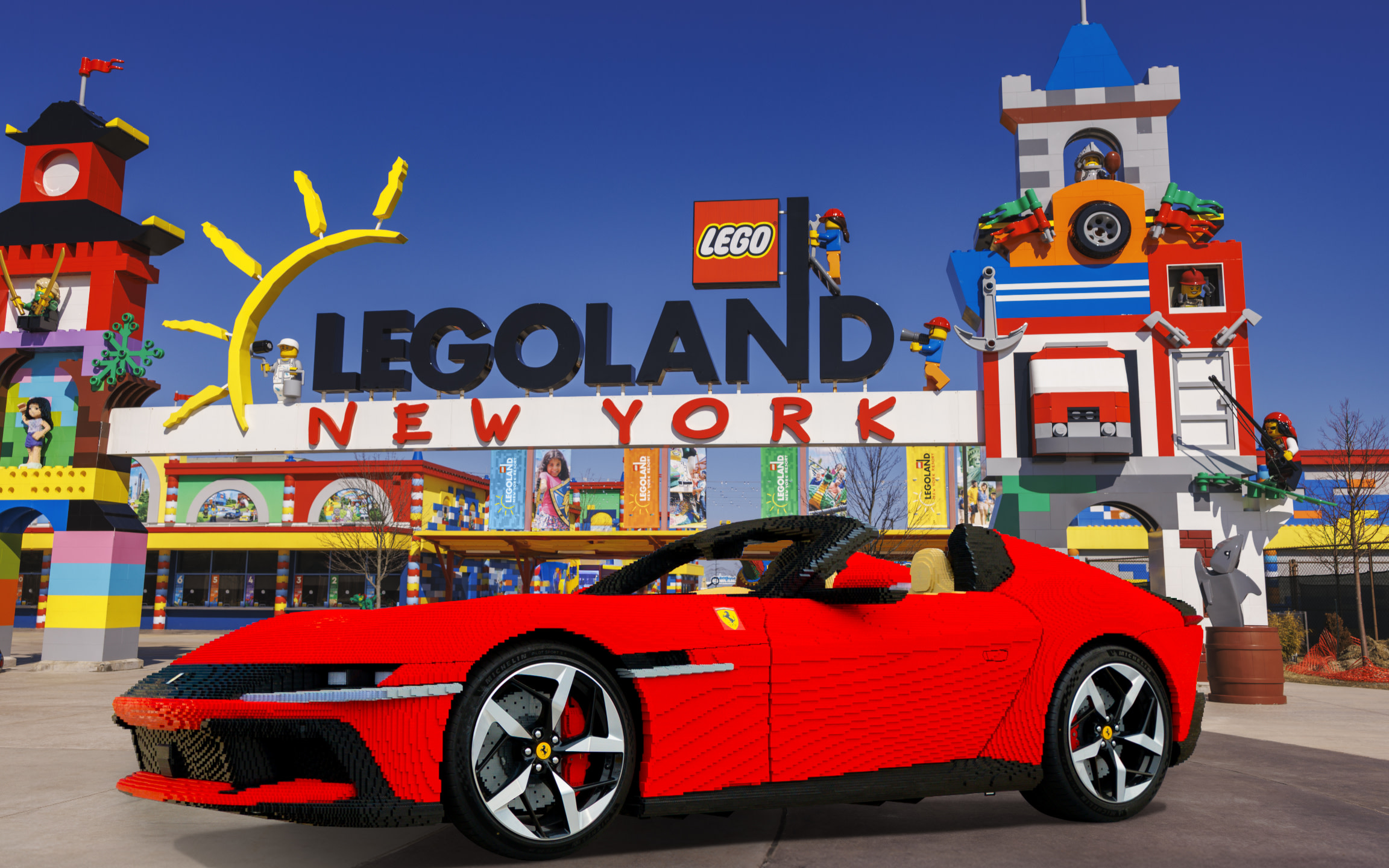 等比例樂高® 法拉利 12 Cilindri 讓粉絲為之瘋狂，Build & Race 將於 3 月 27 日首次亮相