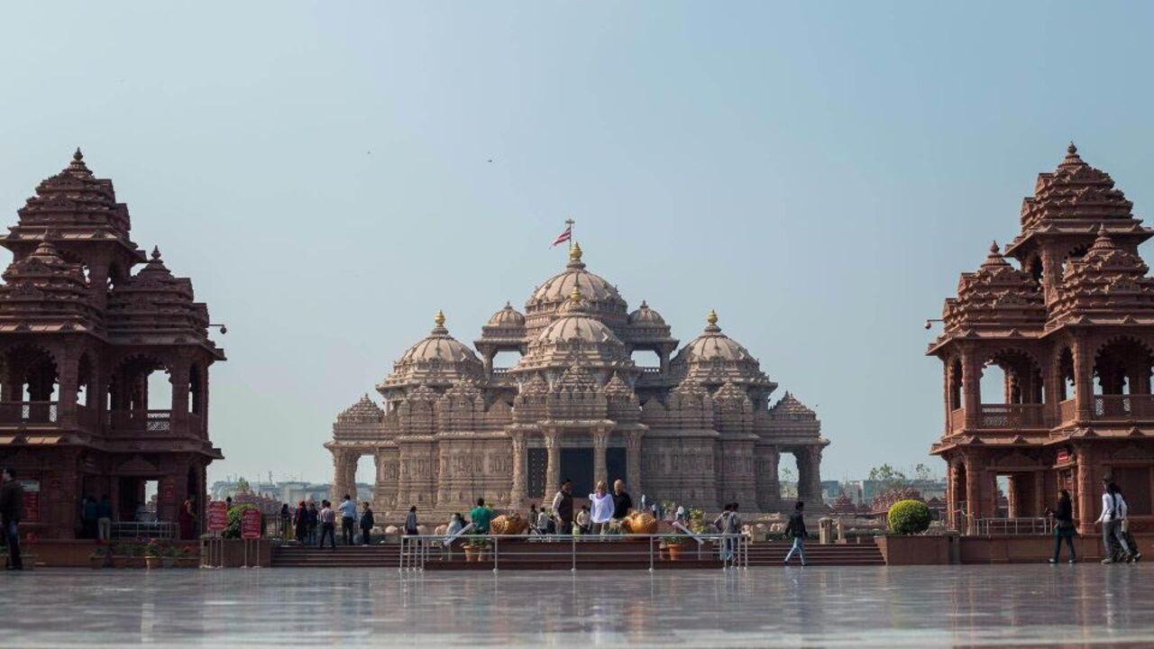 New Delhi - Akshardham Temple Tour with Water and Light Show