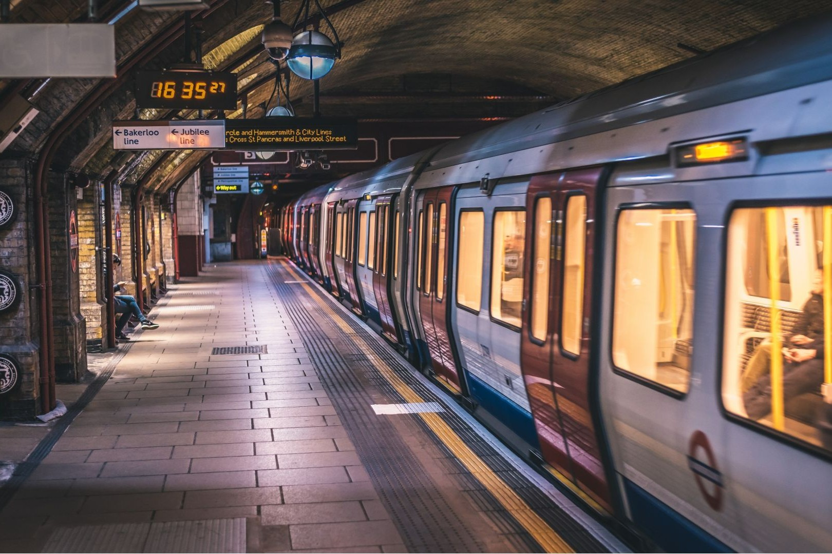 London Secrets of the Underground Walking Tour 