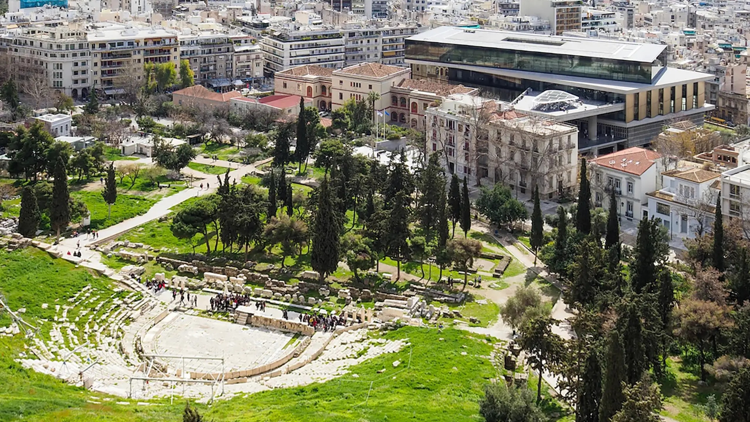透過沉浸式智慧型手機語音導覽，揭開雅典衛城的神秘面紗與傳奇故事。