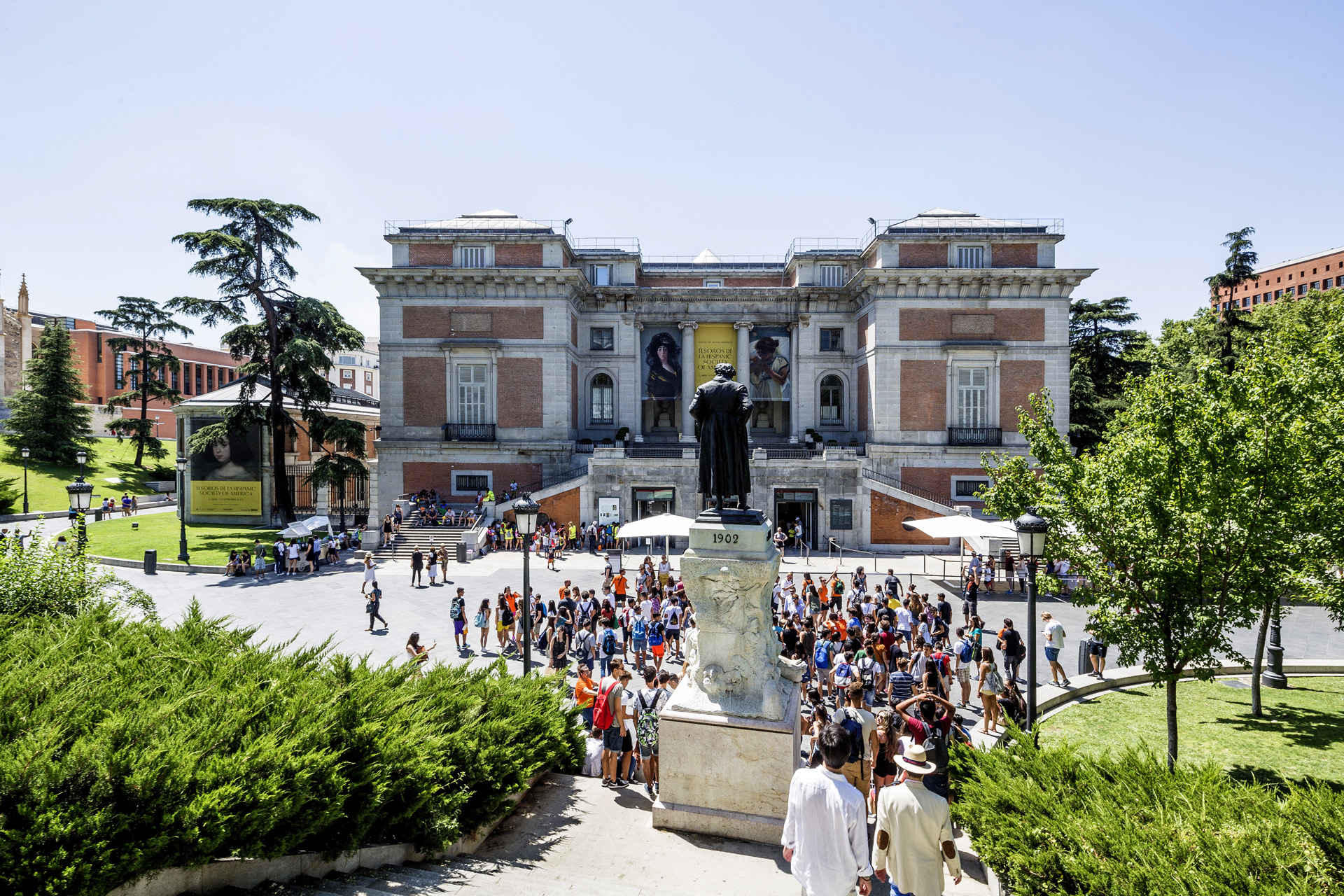 Madrid Highlights Tour with Santiago Bernabeu Stadium Visit