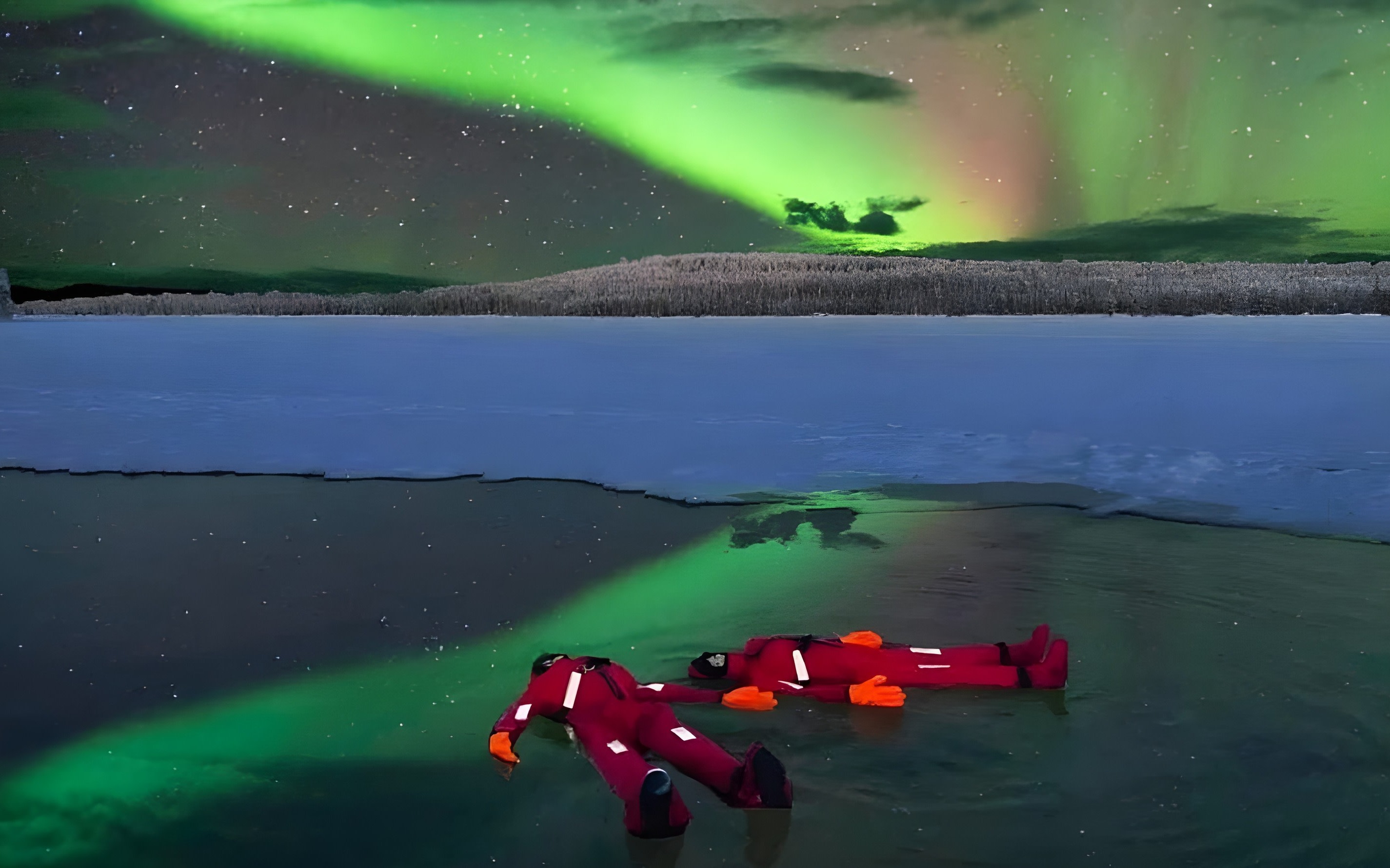 Ice Floating and Aurora Borealis Tour