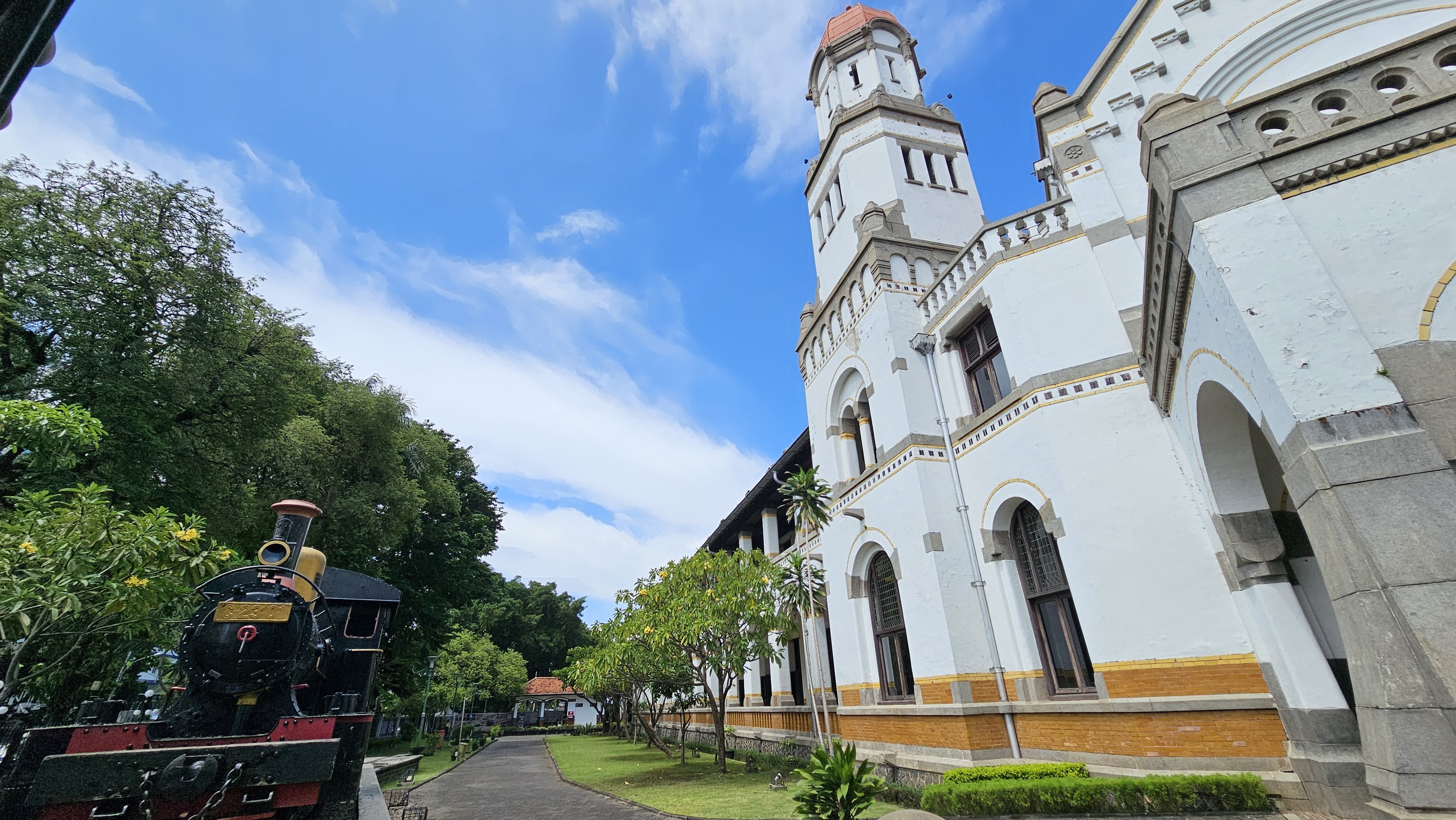 Lawang Sewu (Colonial Building)