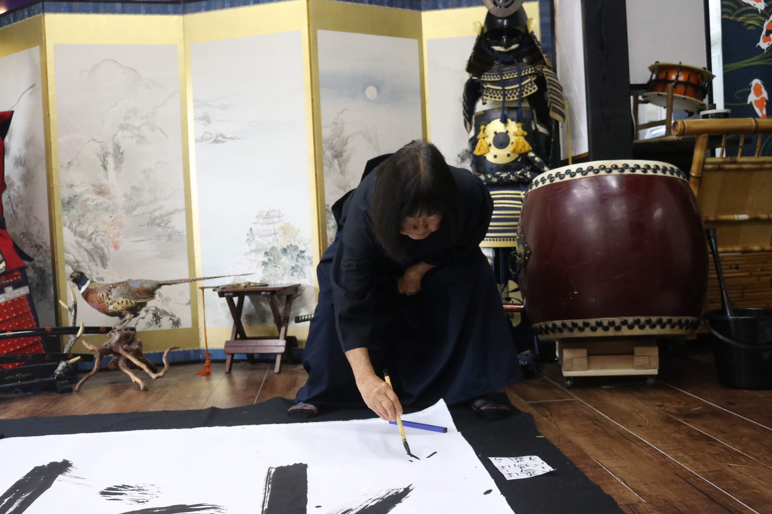 在大阪學習武士道和禪宗的武士書法