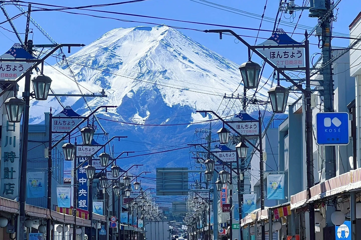 富士吉田｜富士山河口湖纜車＆空中秋千＆新倉山公園＆日川時計店＆羅森河口湖站前店私人包車一日遊｜含酒店接送｜東京出發