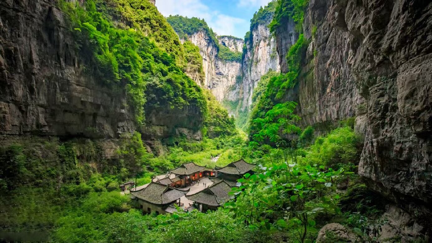 Three Natural Bridges & Longshui Gorge Full-Day Small Group Tour
