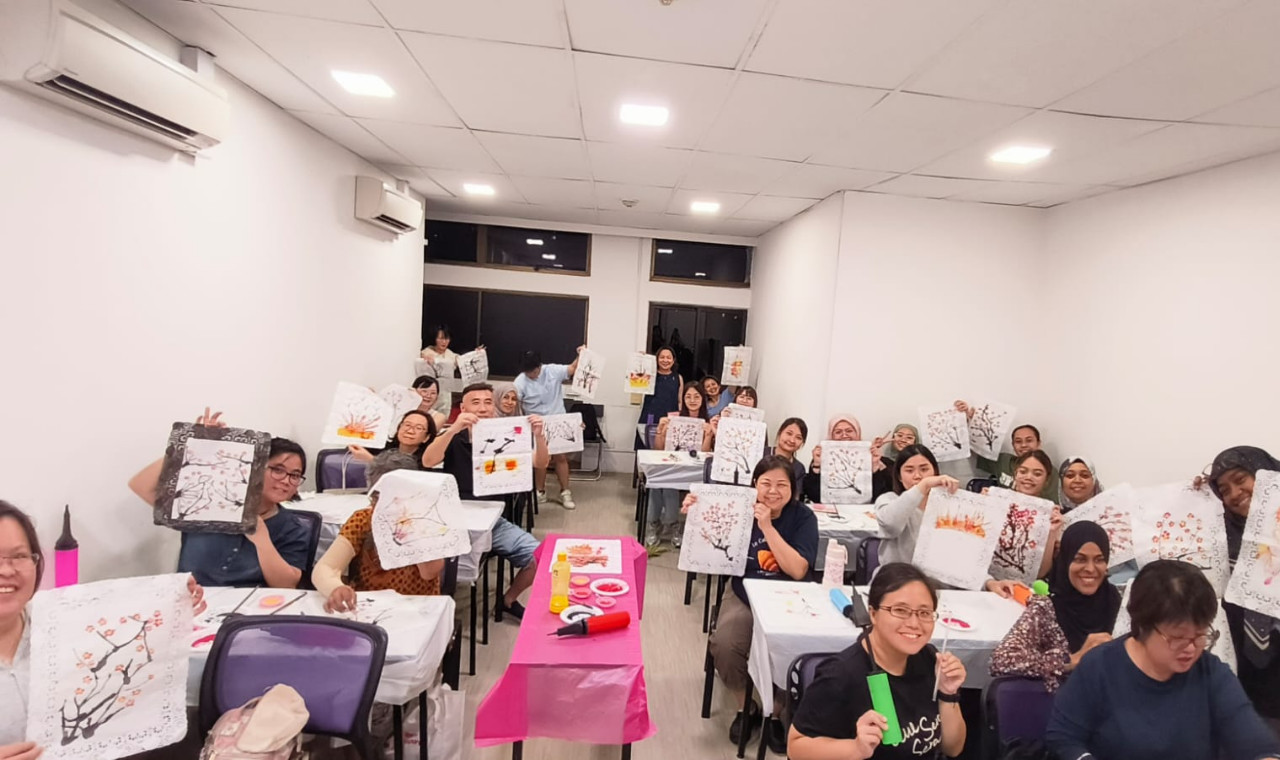 Blow Painting: Tradition with a Breath of Creativity