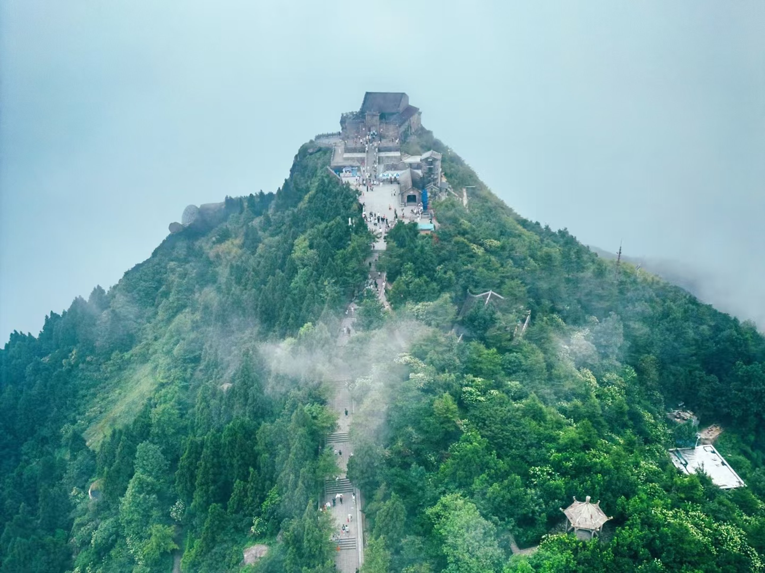 中國南禪、北禪、曹洞宗和禪宗南嶽、青原兩系之發源地，南方最著名的道教聖地