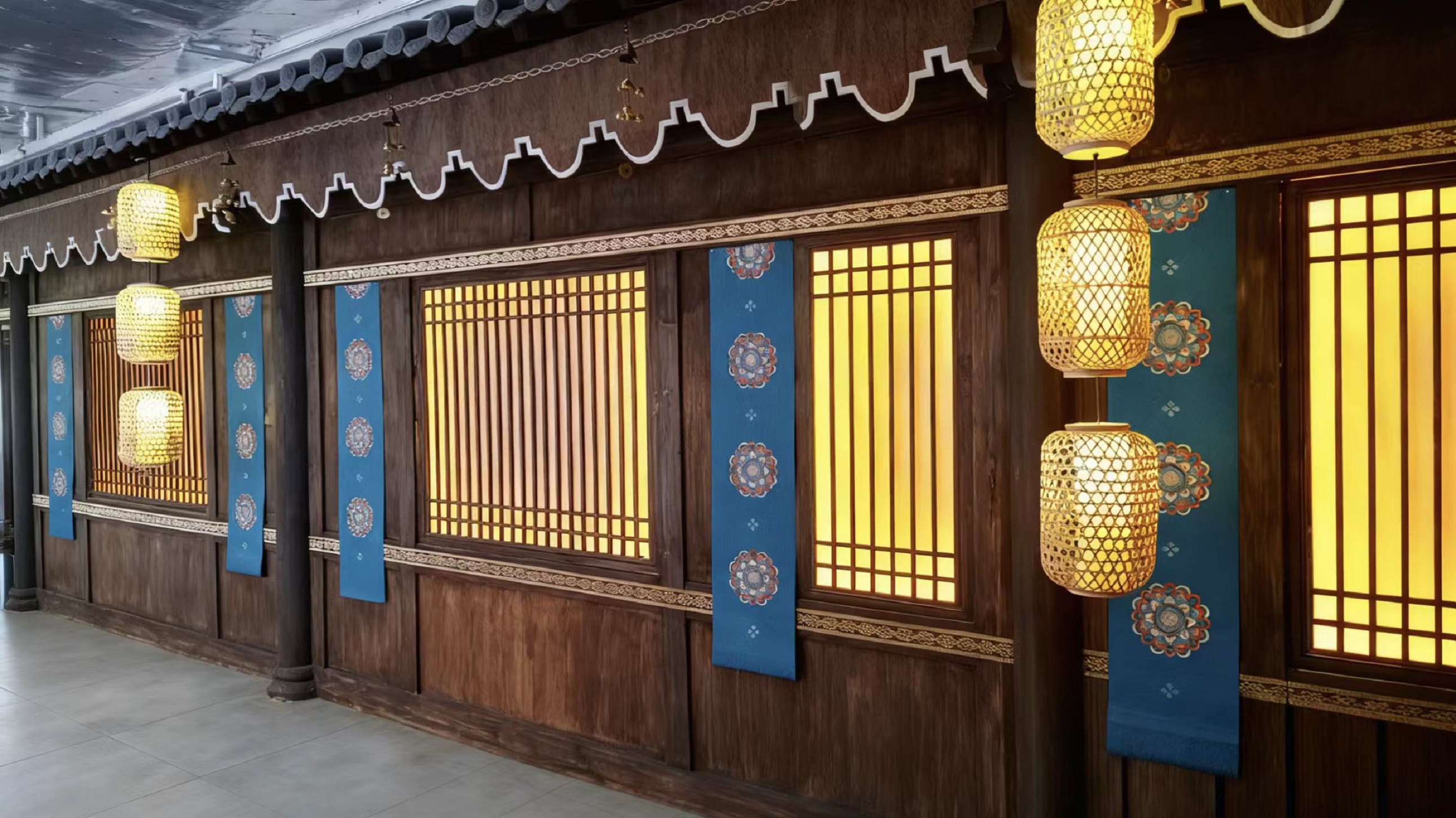 木格窗欞透出柔和光暈營造出濃郁的唐風氛圍 木格窗欞透出柔和光暈營造出濃郁的唐風氛圍