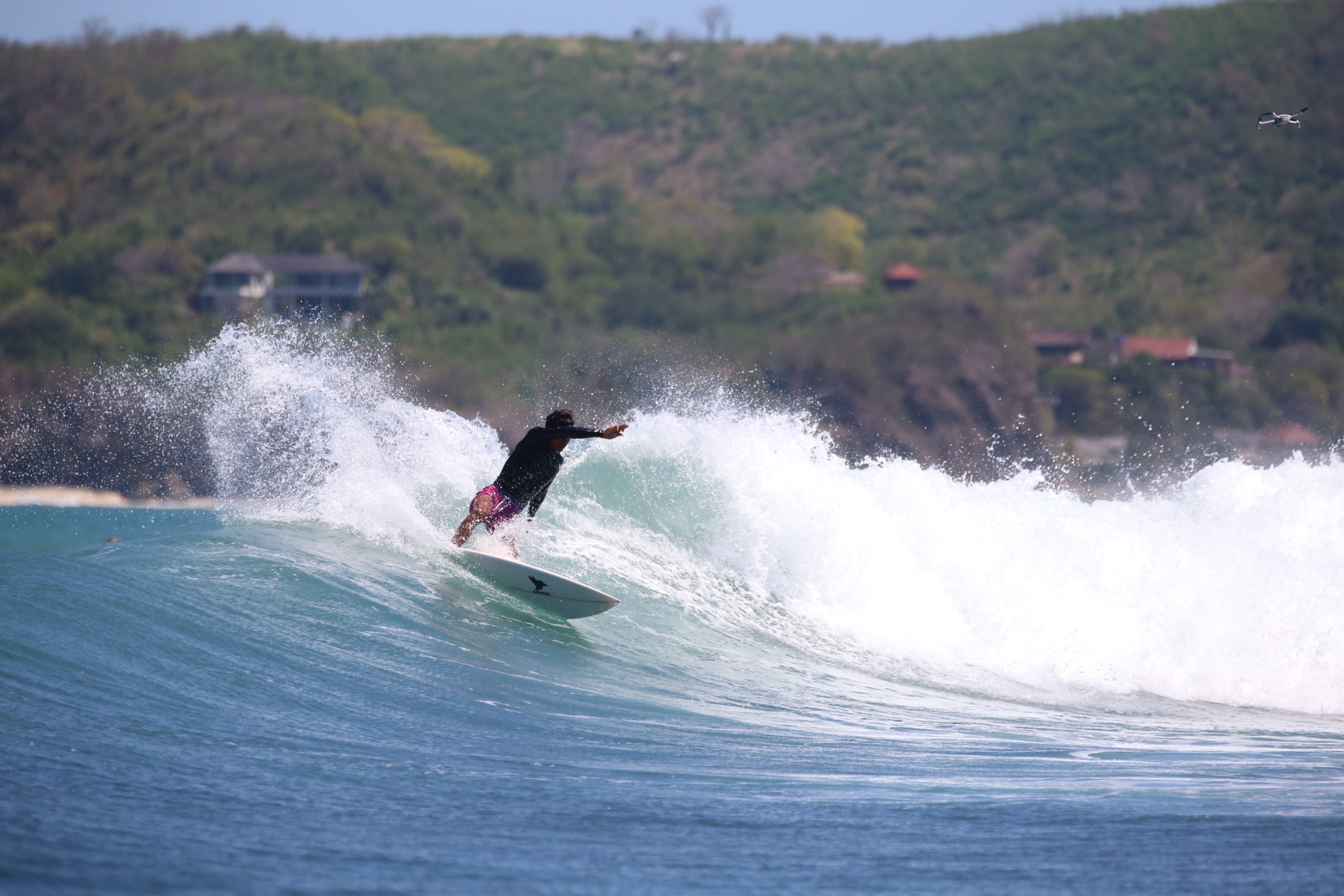 龍目島Tanjung Aan海灘衝浪課程（Nuna Surf School提供）