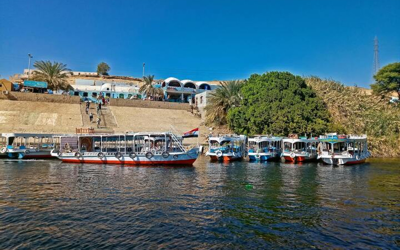 巡遊尼羅河,探索色彩斑斕的當地村莊和風景如畫的歷史河岸 巡遊尼羅河,探索色彩斑斕的當地村莊和風景如畫的歷史河岸