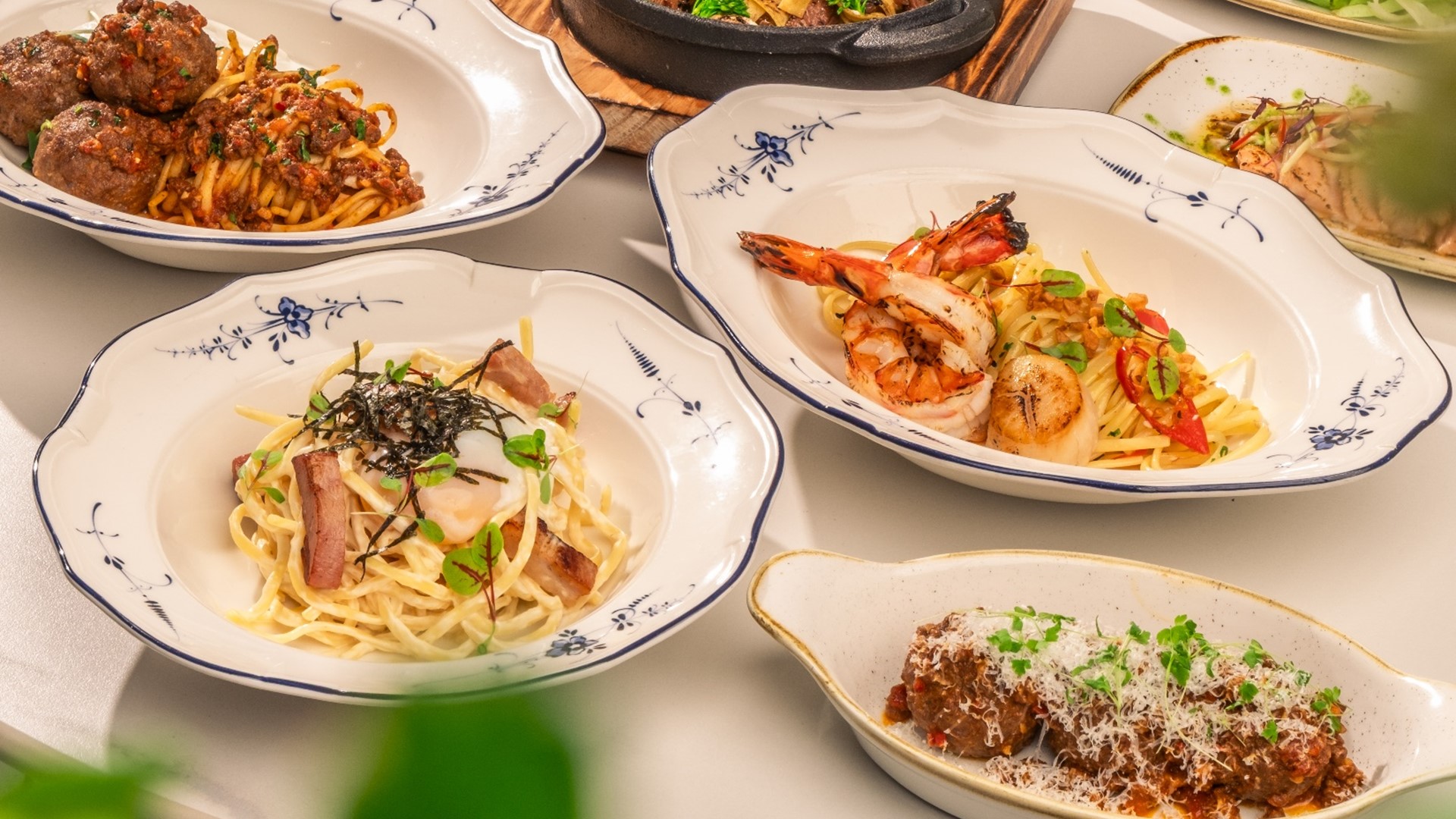 Capitol Bistro. Bar. Patisserie 新加坡