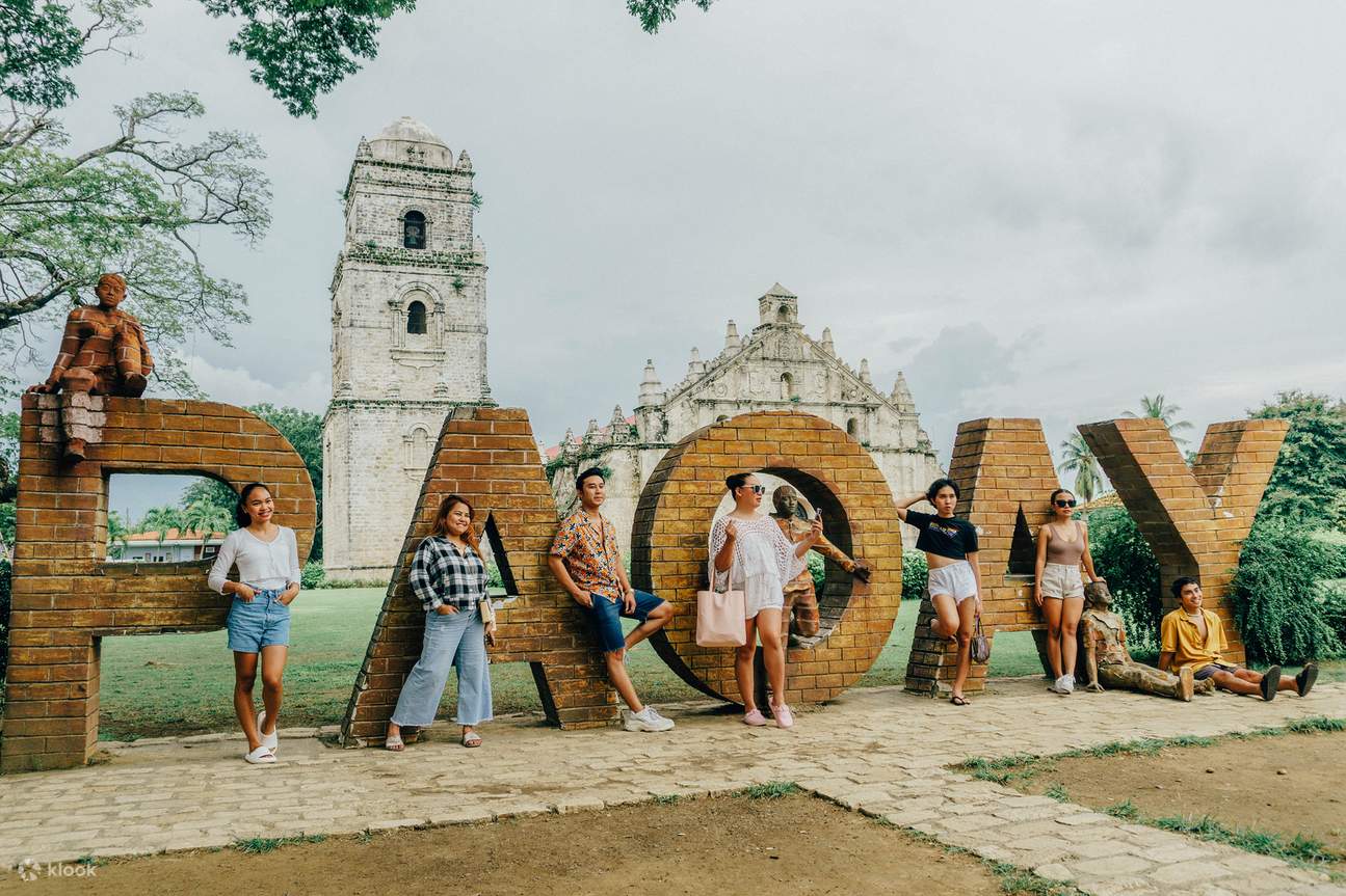 Currimao Paoay Church & Malacañang Half-Day Private Tour
