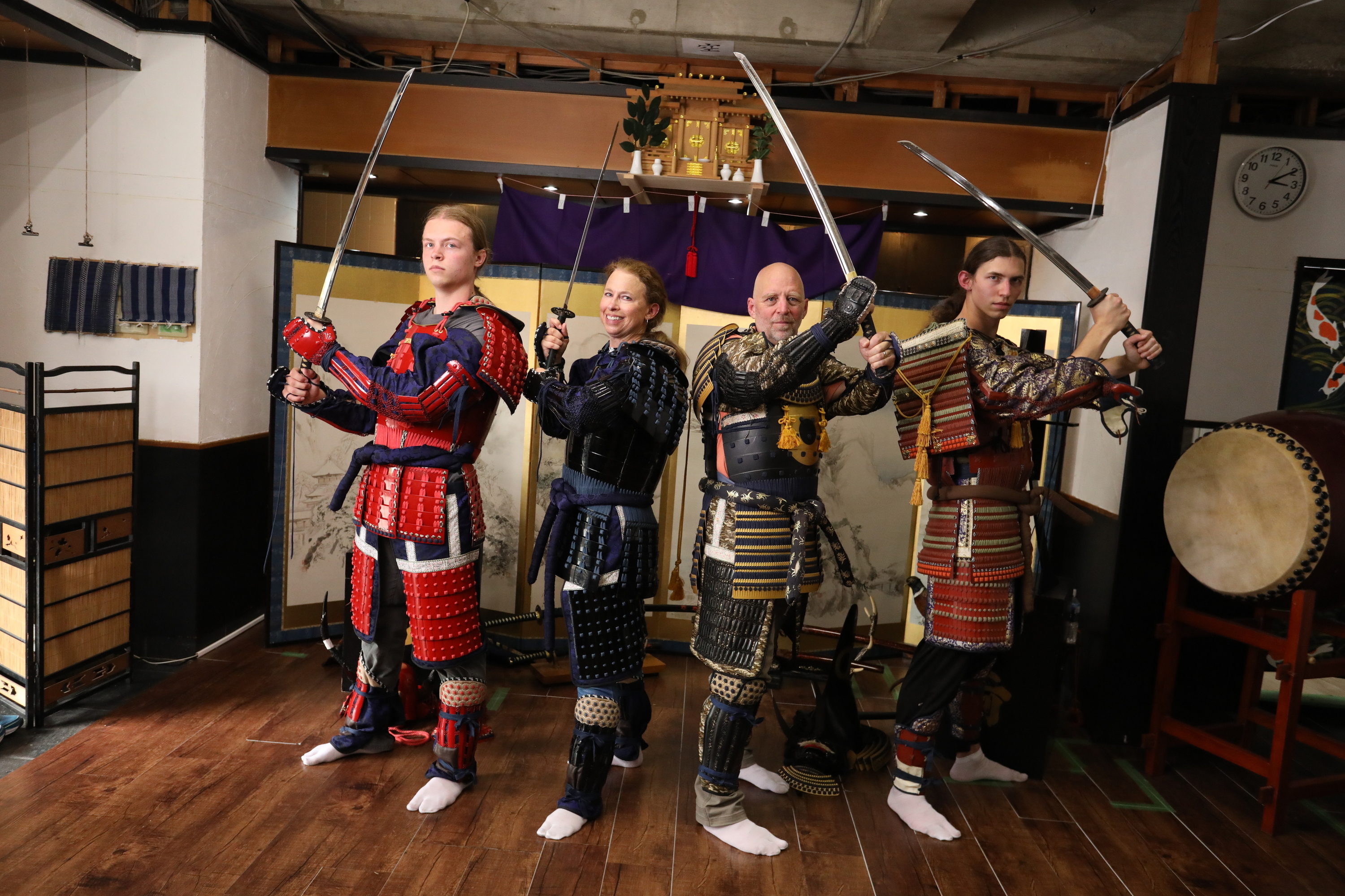 大阪城附近武士道盔甲射擊和武士刀體驗