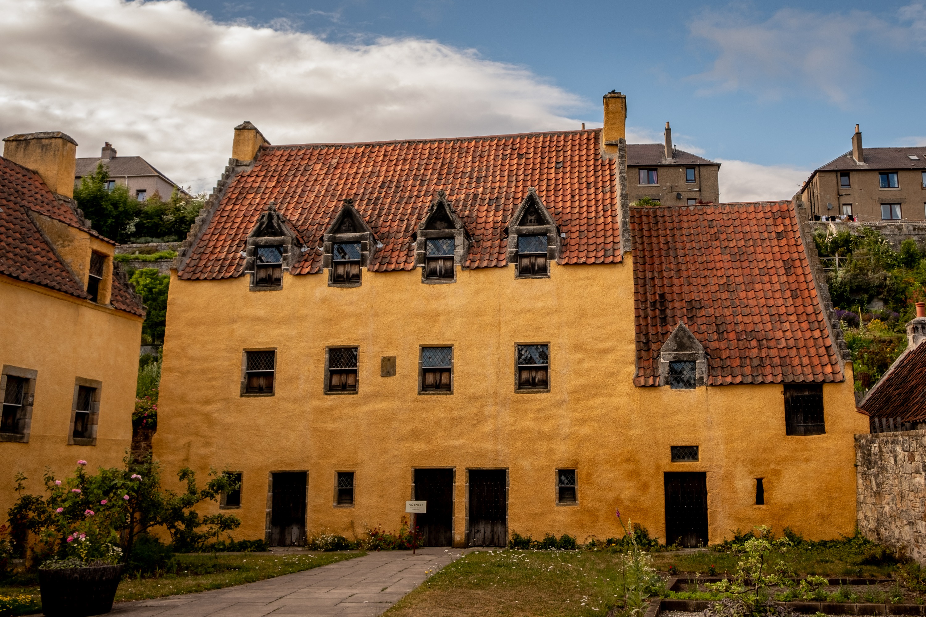 Culross houses