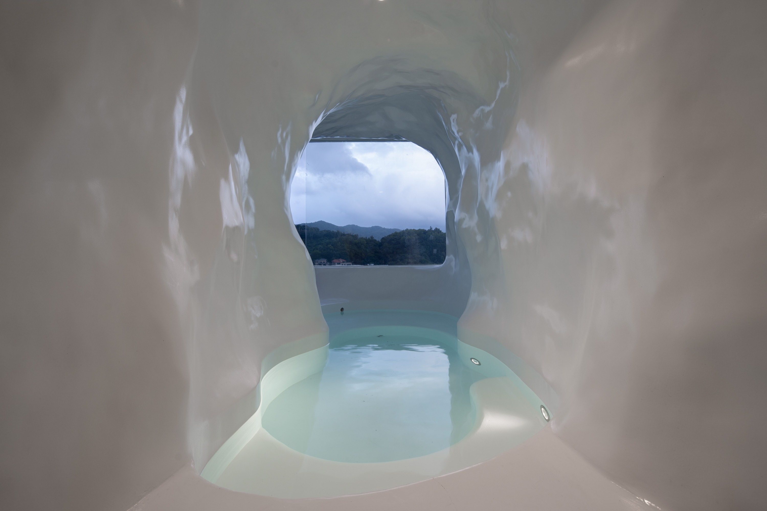 Building K·K305 Side Sea View Bubble Pool Balcony Queen Room
