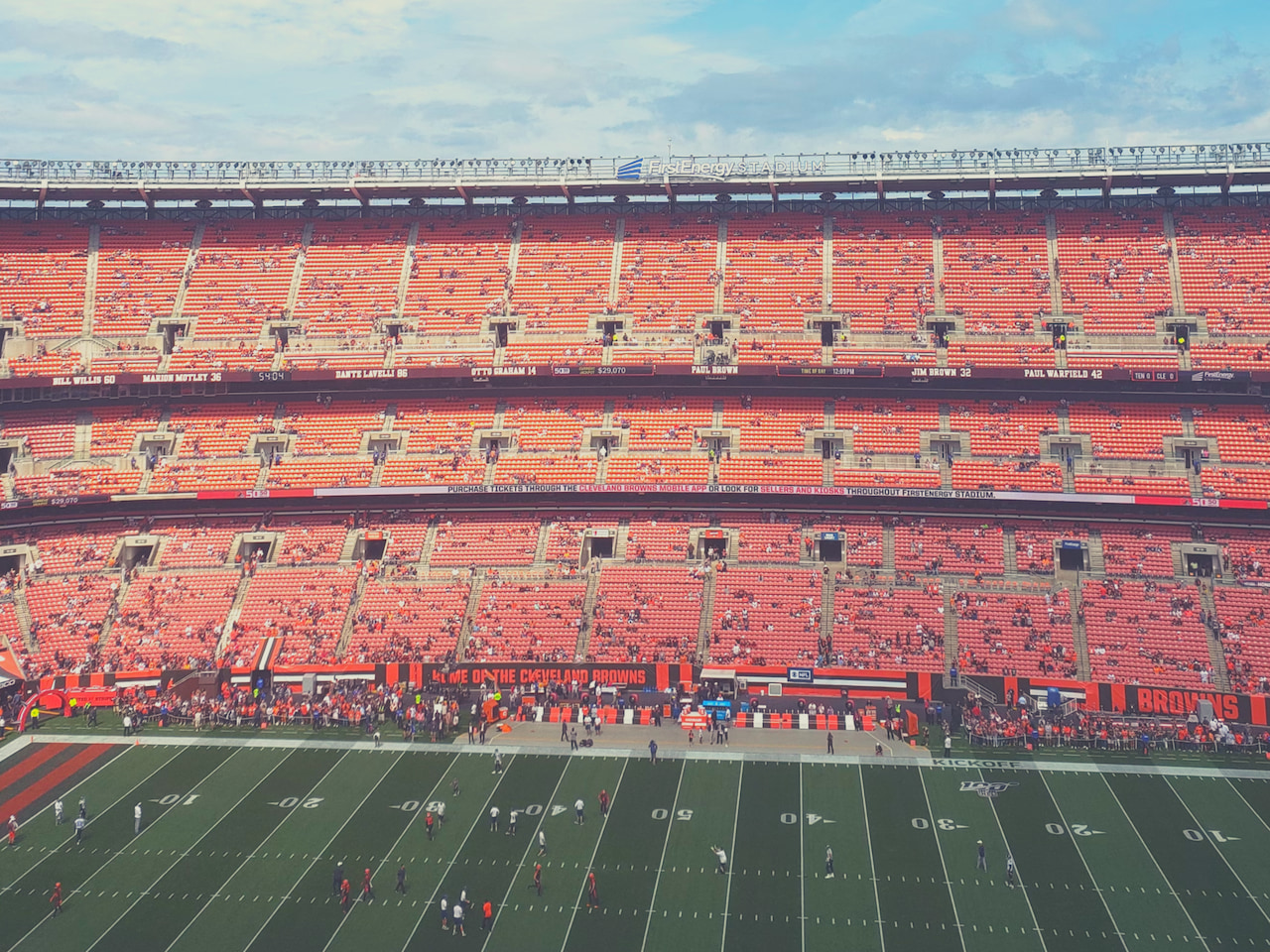 克利夫蘭布朗隊（Cleveland Browns）在克利夫蘭布朗體育場（Cleveland Browns Stadium）的橄欖球比賽