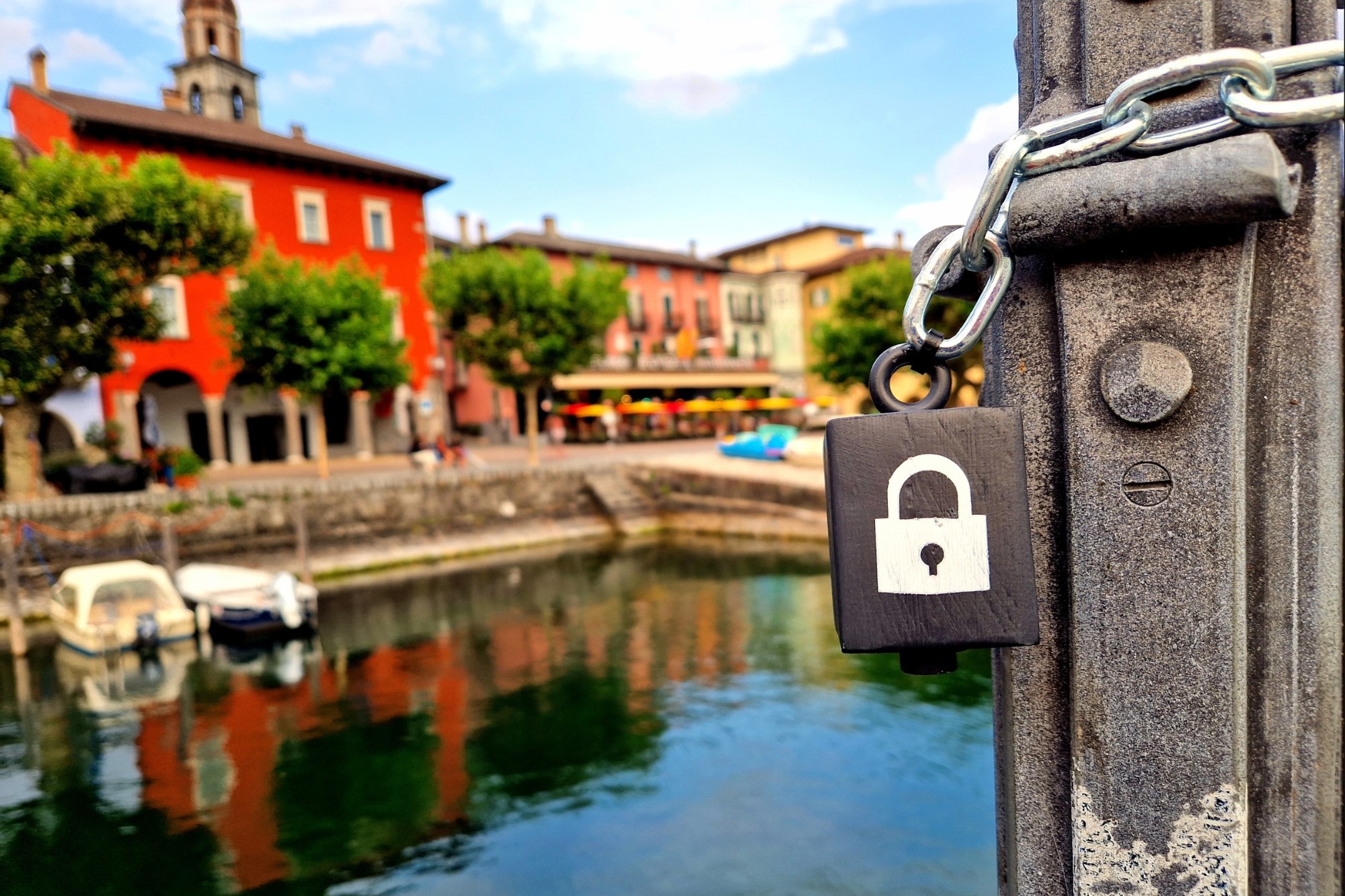 Enzo's Box Outdoor City Escape Room in Ascona