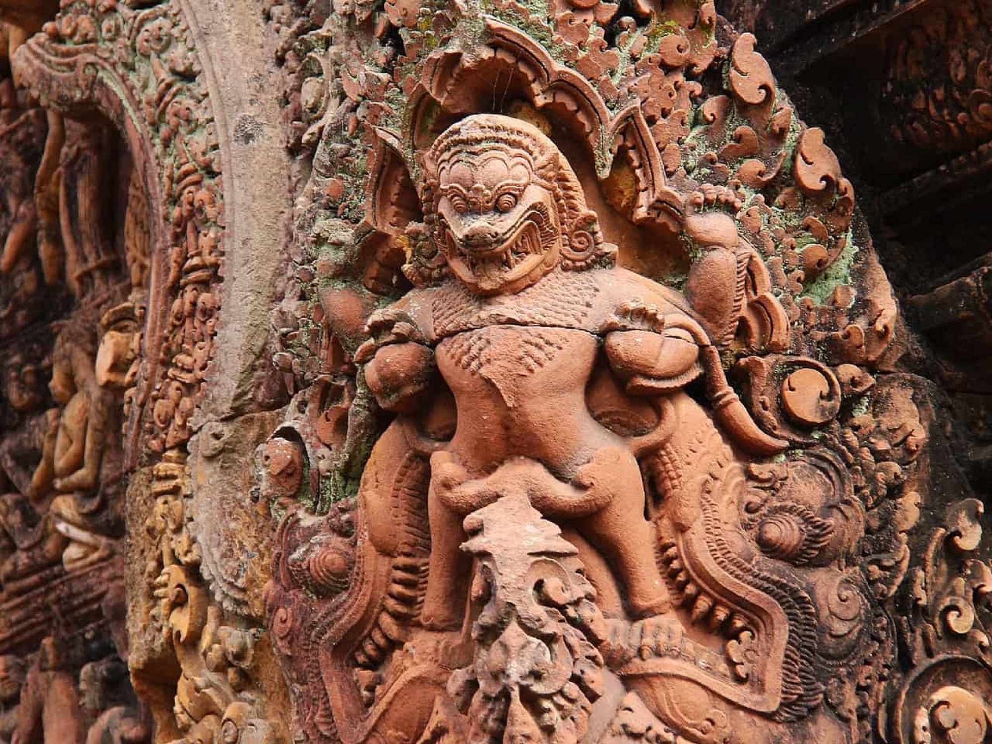 崩密列（Beng Mealea Temple）、女王宮（Banteay Srei Temple）和班提薩莫寺（Banreay Samre Temple）