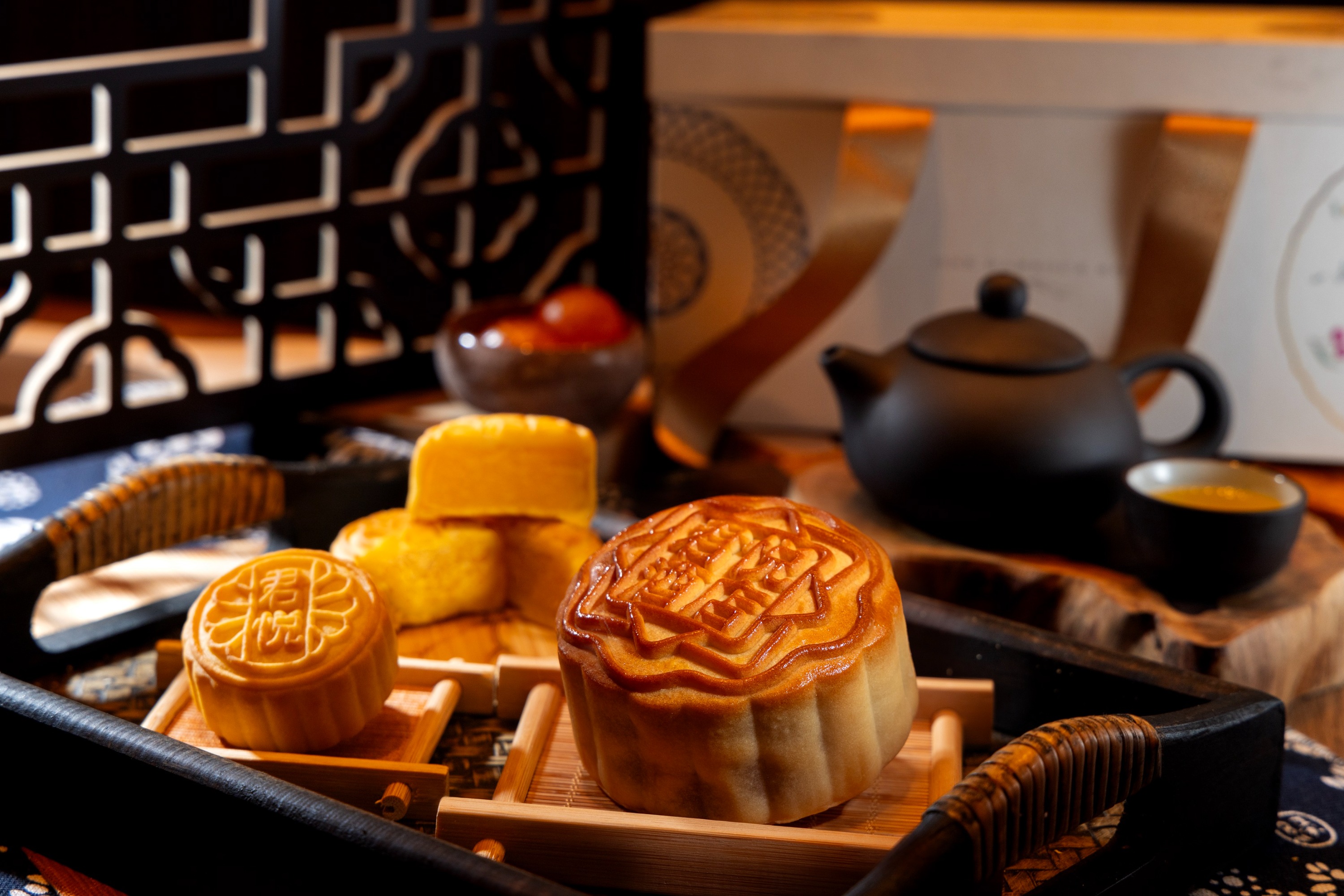 The Landmark Mandarin Oriental Hong Kong, LMO The Mooncake Bento, LMO The  Mooncake Bento (Voucher), Limited Edition: Amber x esca Vegetarian  Mooncakes