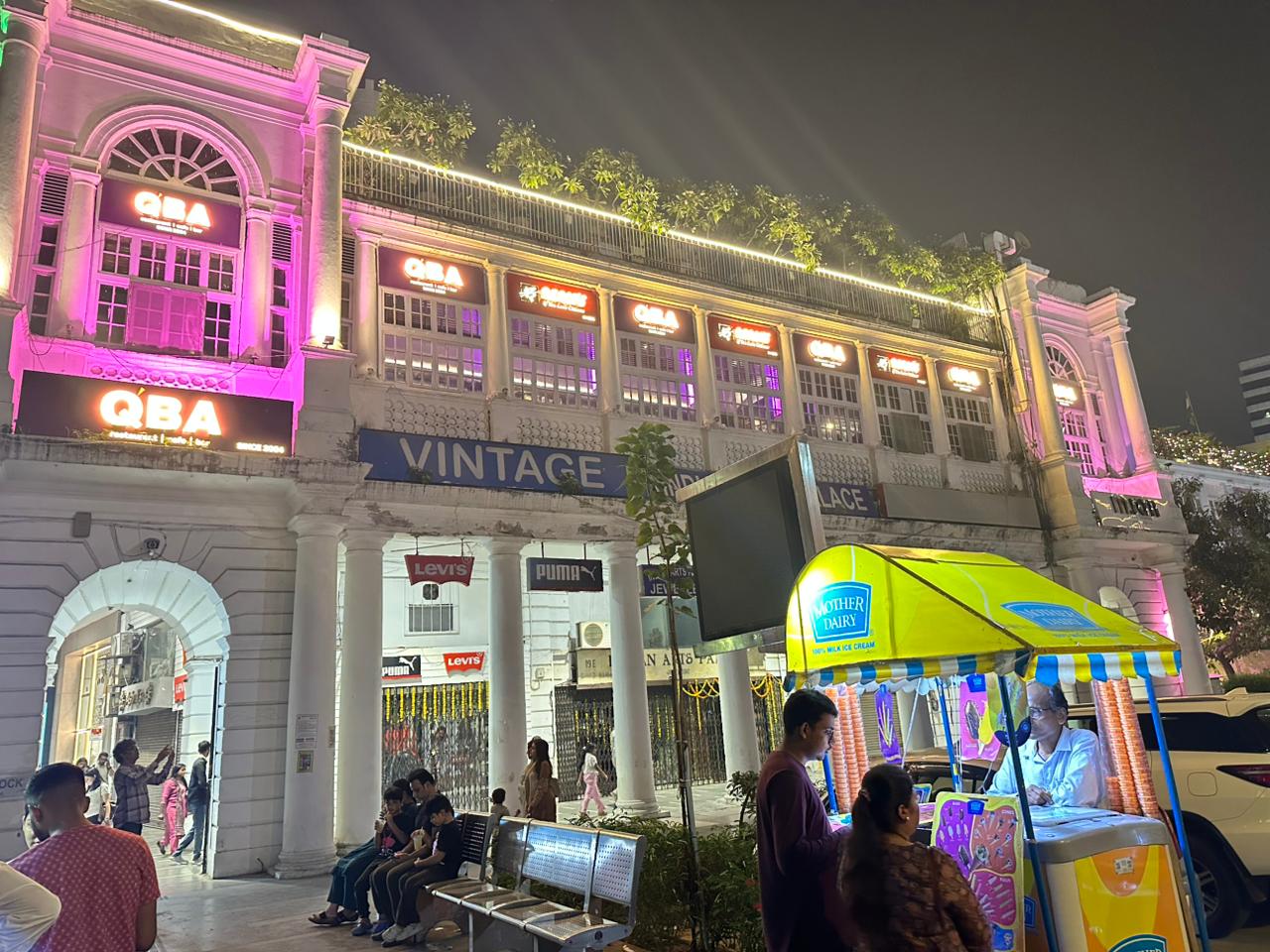 Delhi Night Tour: India Gate, Birla Mandir, CP & Bangla Sahib