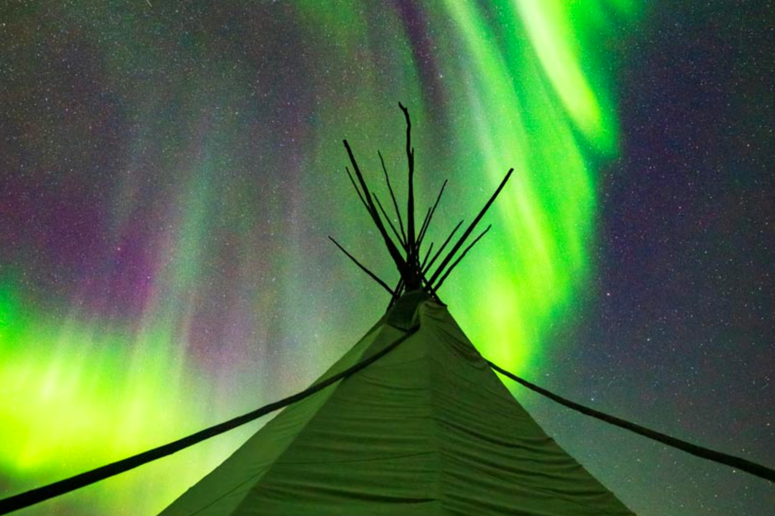 4-Day Aurora Viewing Tour in Yellowknife, Canada