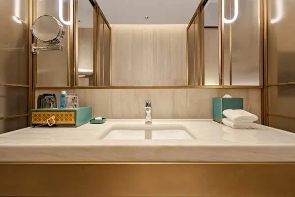 Hotel guest room bathing area environment display map