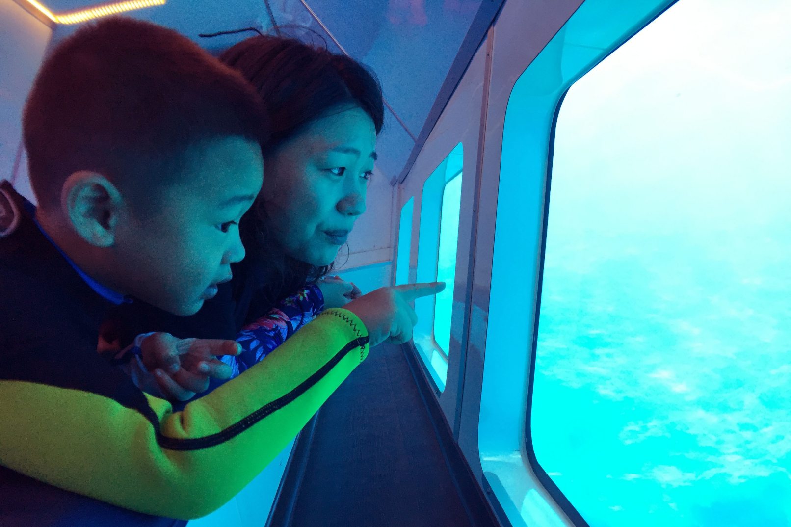 小琉球｜玻璃船半潛艇環島體驗＆知性巡航