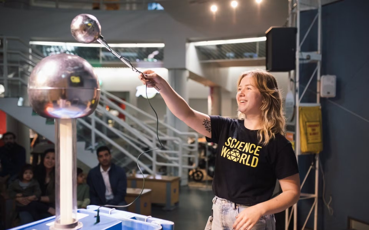 透過有趣的手作體驗，探索物理、生物與科技的世界