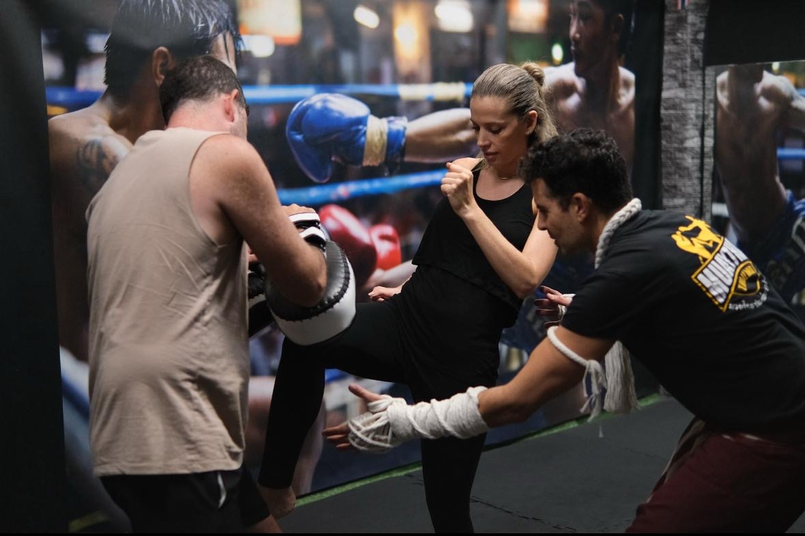 Learn Muay Thai Boran with expert guidance, every technique is corrected and adapted to your level