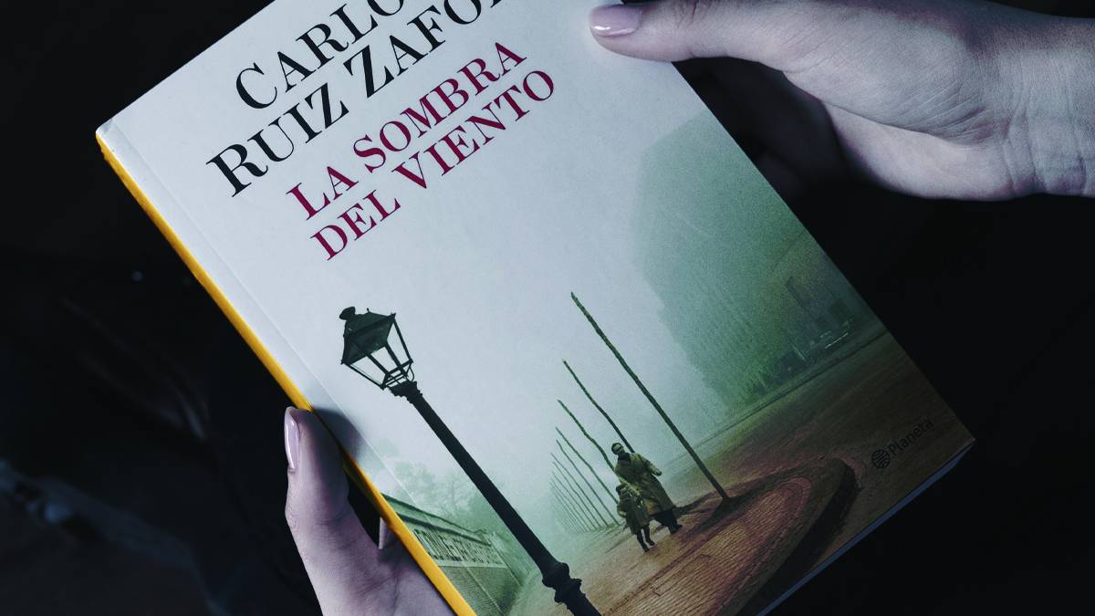 Barcelona Arc Del Teatre Half-Day Small Group Historical Tour