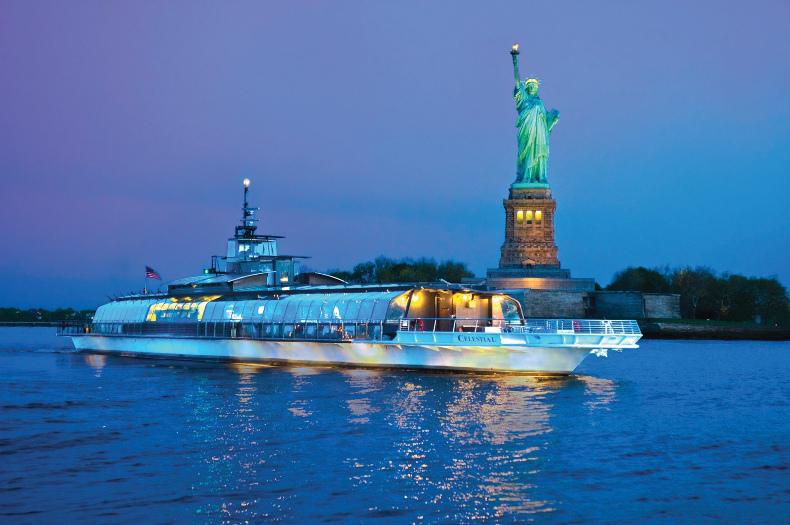 Bateaux New York Premier Plus Dinner Cruise