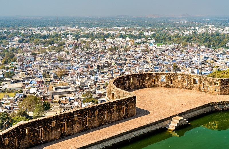 Explore Chittorgarh Fort and Pushkar With Jaipur Drop from Udaipur 