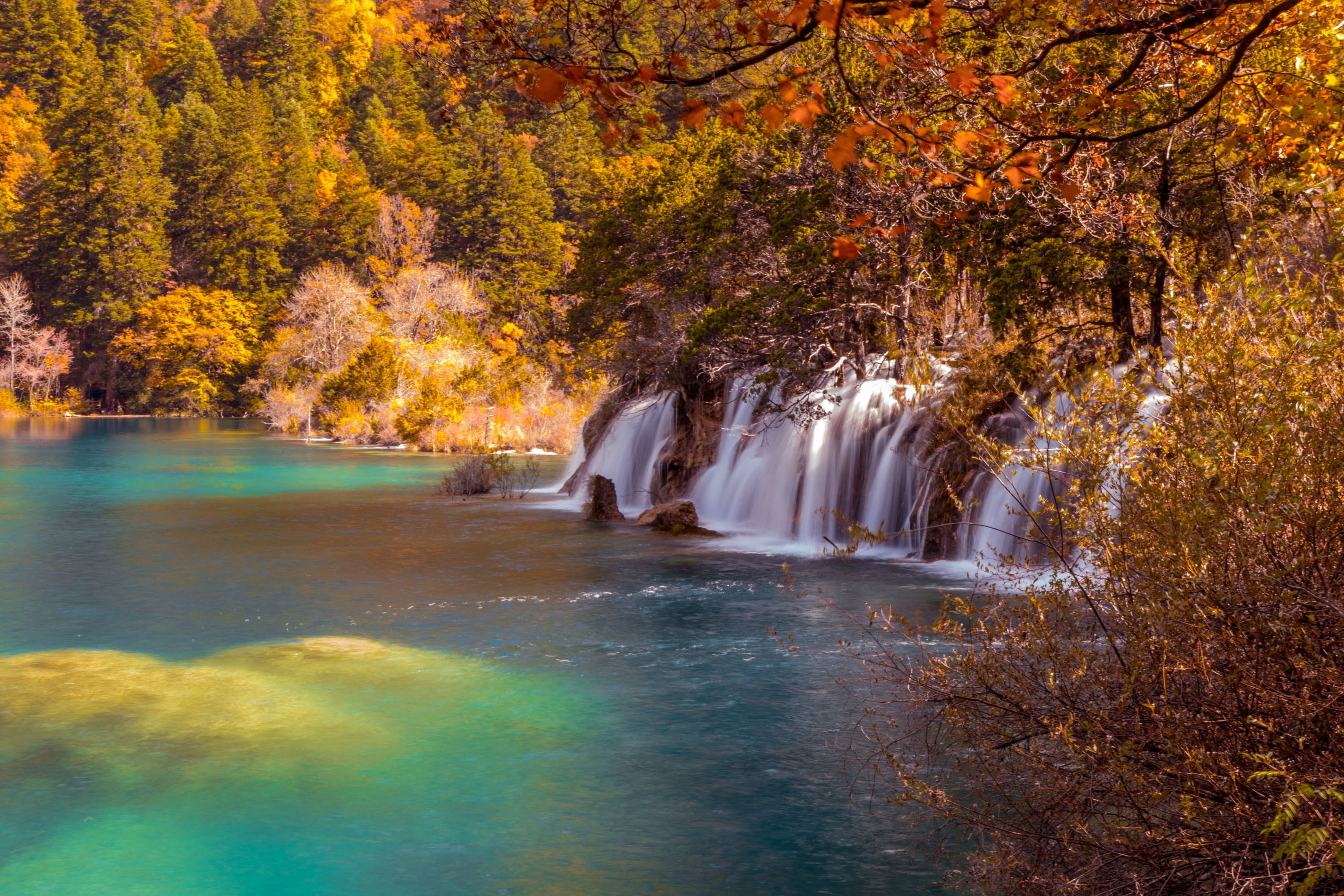 3-Day Essential Tour of Jiuzhaigou and Dujiangyan in Sichuan (Small Group of 8)