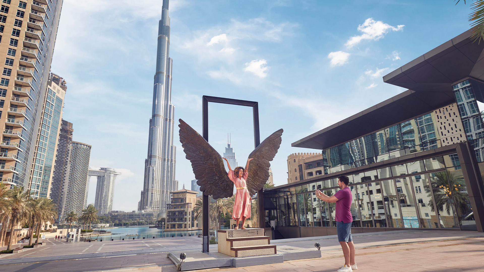 Modern Dubai City Tour + Mono rail ticket