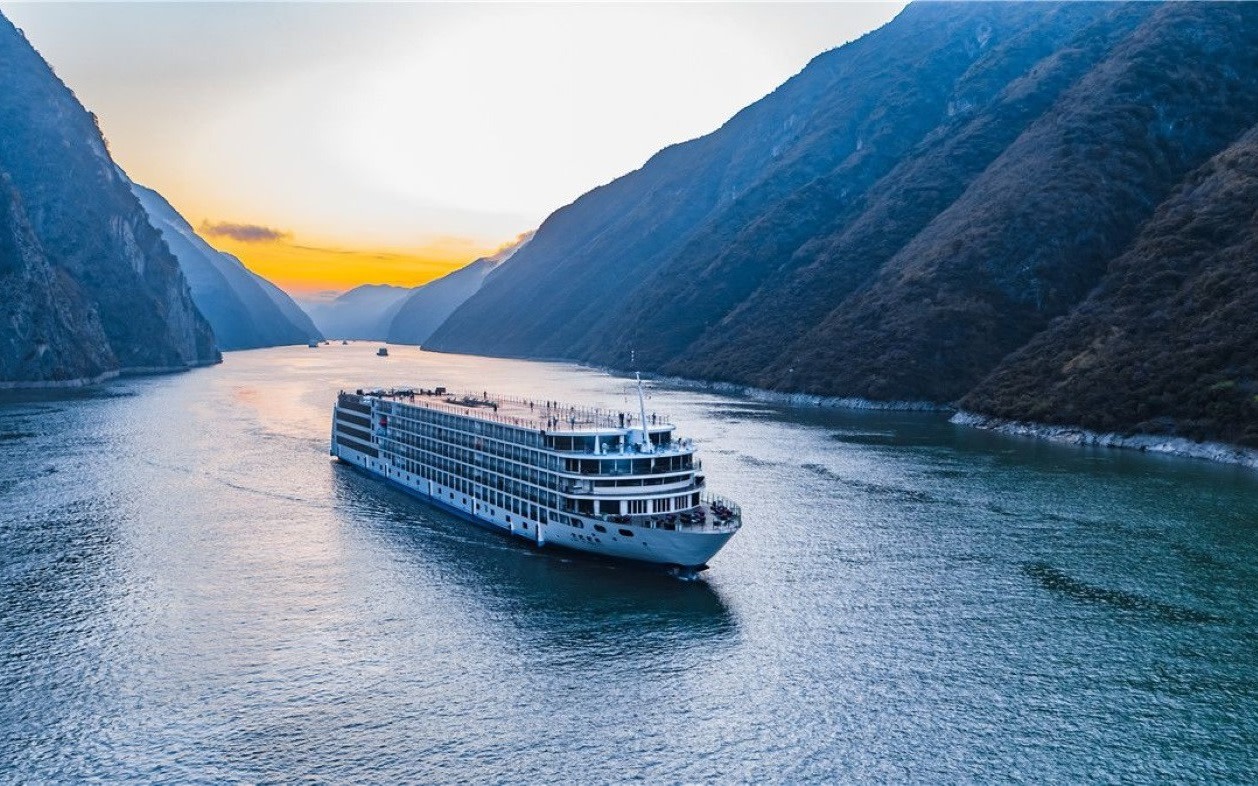 11-day, 10-night/12-day, 11-night Yangtze River Three Gorges cruise (departing from Shanghai/Chongqing)