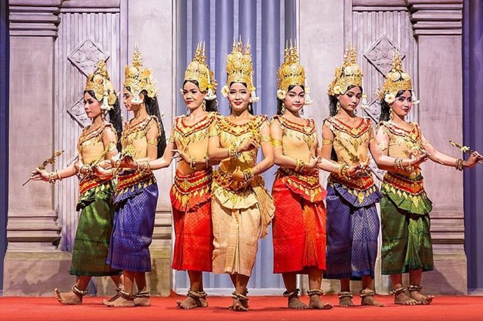 Apsara Dancing Show with Buffet Dinner and Hotel Transfers