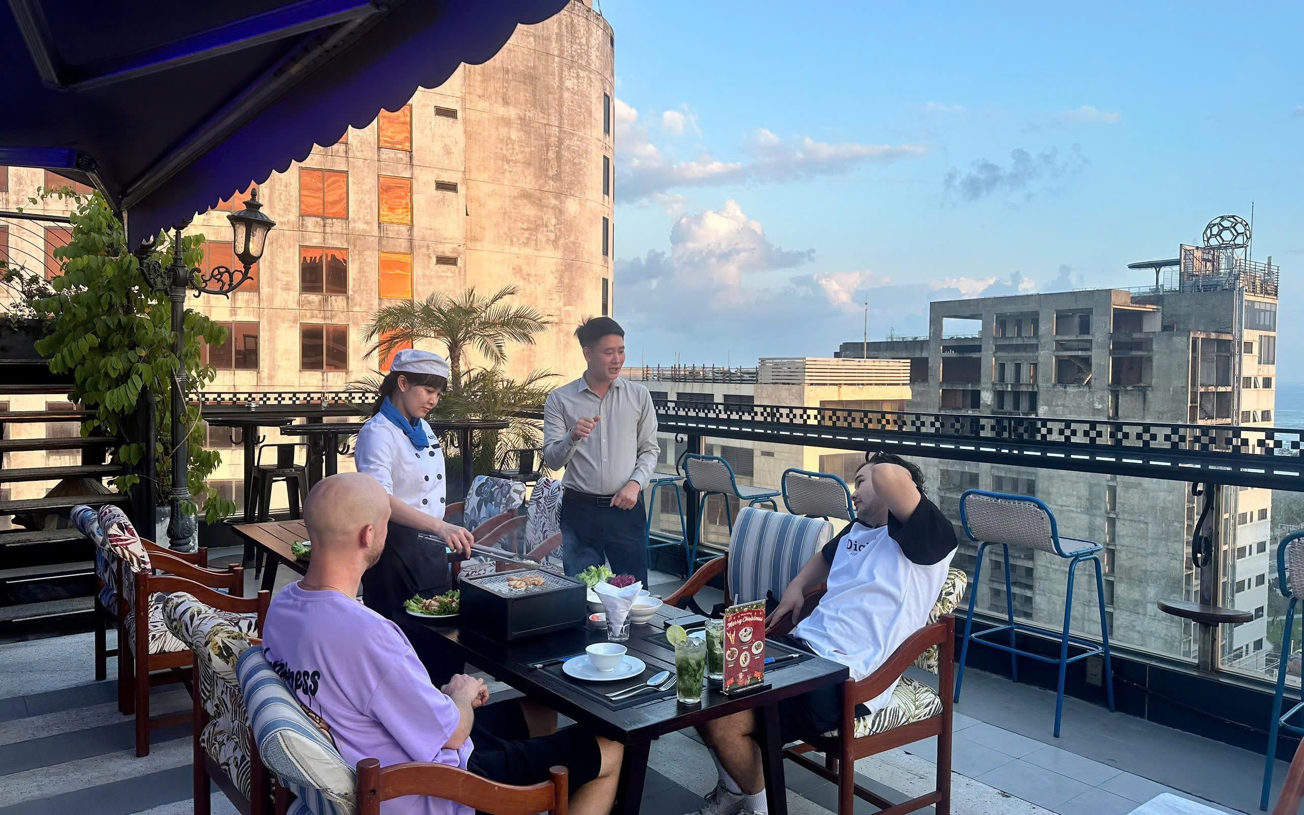 Da Nang Live Cooking Experience with Ocean Views 