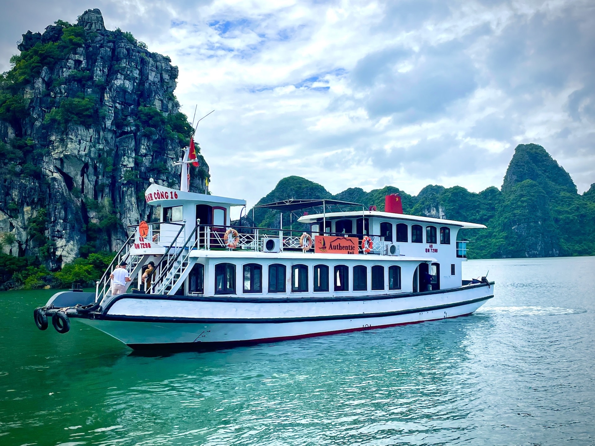 Аутентичный дневной круиз на паруснике: Ха Лонг, бухта Лан Ха и остров Кат Ба