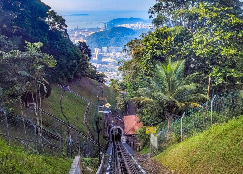 Penang Island Day Tour with Penang Hill & Kek Lok Si