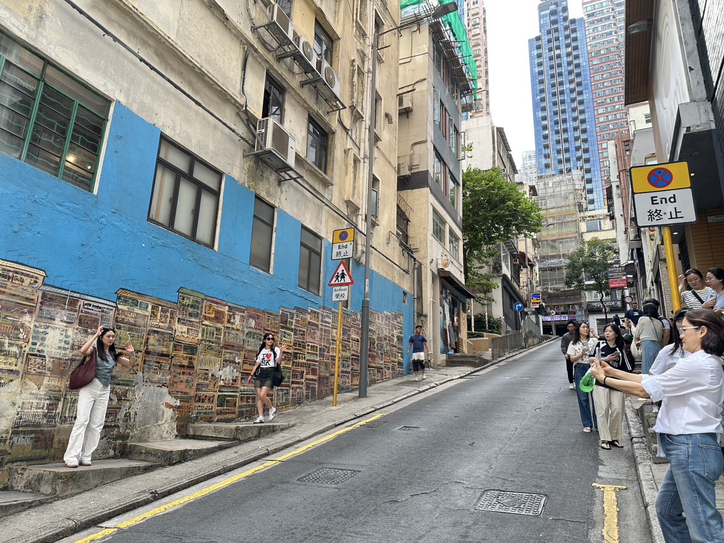 Walking as local around Central & Sheung Wan in HongKong