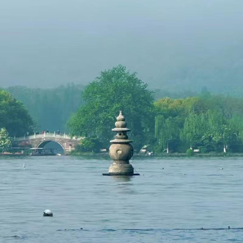 西湖遊船上看到的風景 西湖遊船上看到的風景
