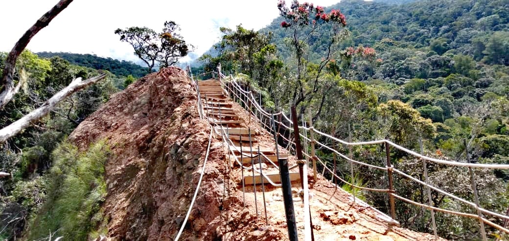 基納巴盧山私人鐵索攀巖體驗