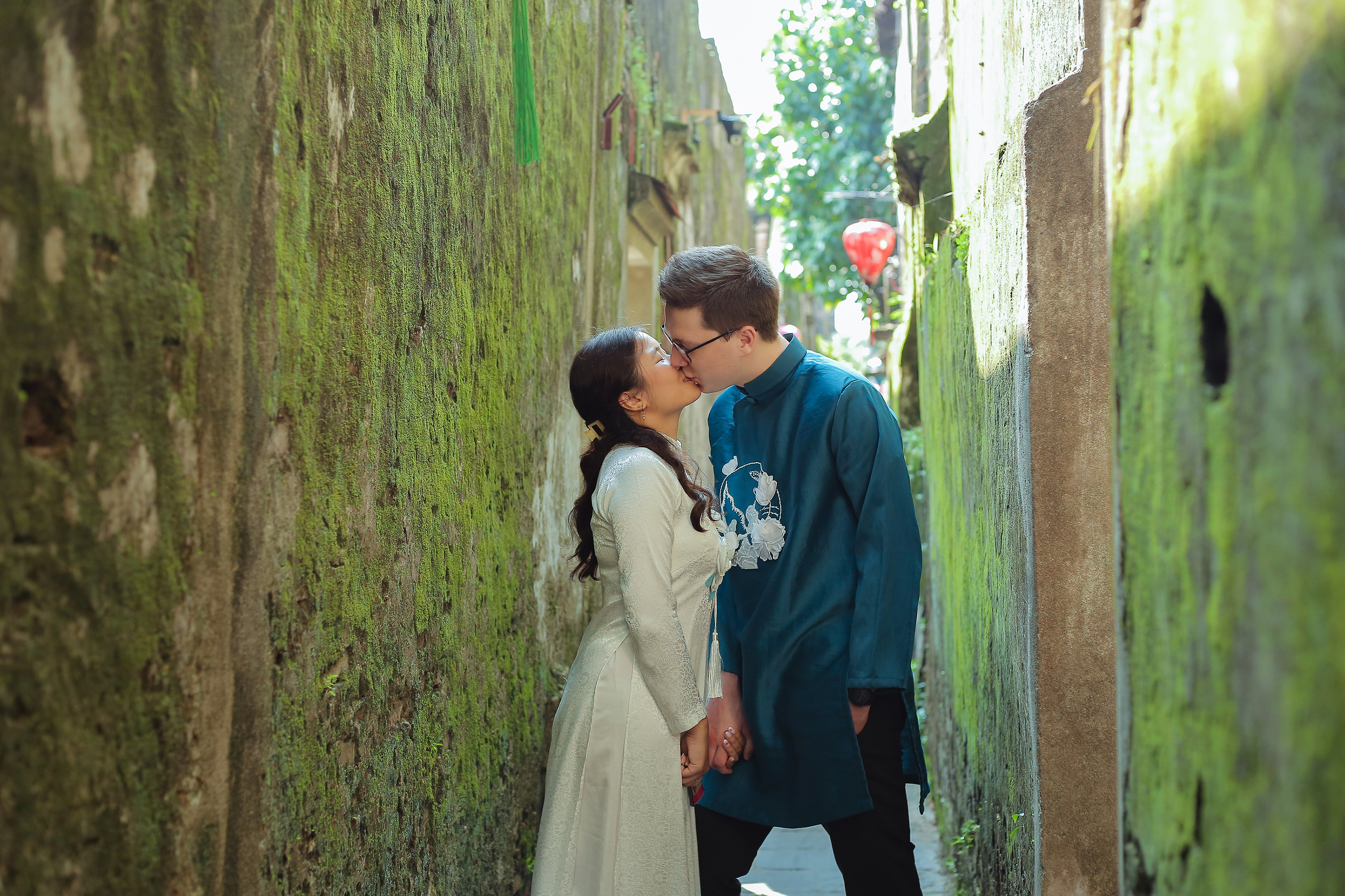 Hoi An: Private Photoshoot & Guided Walking and Posing