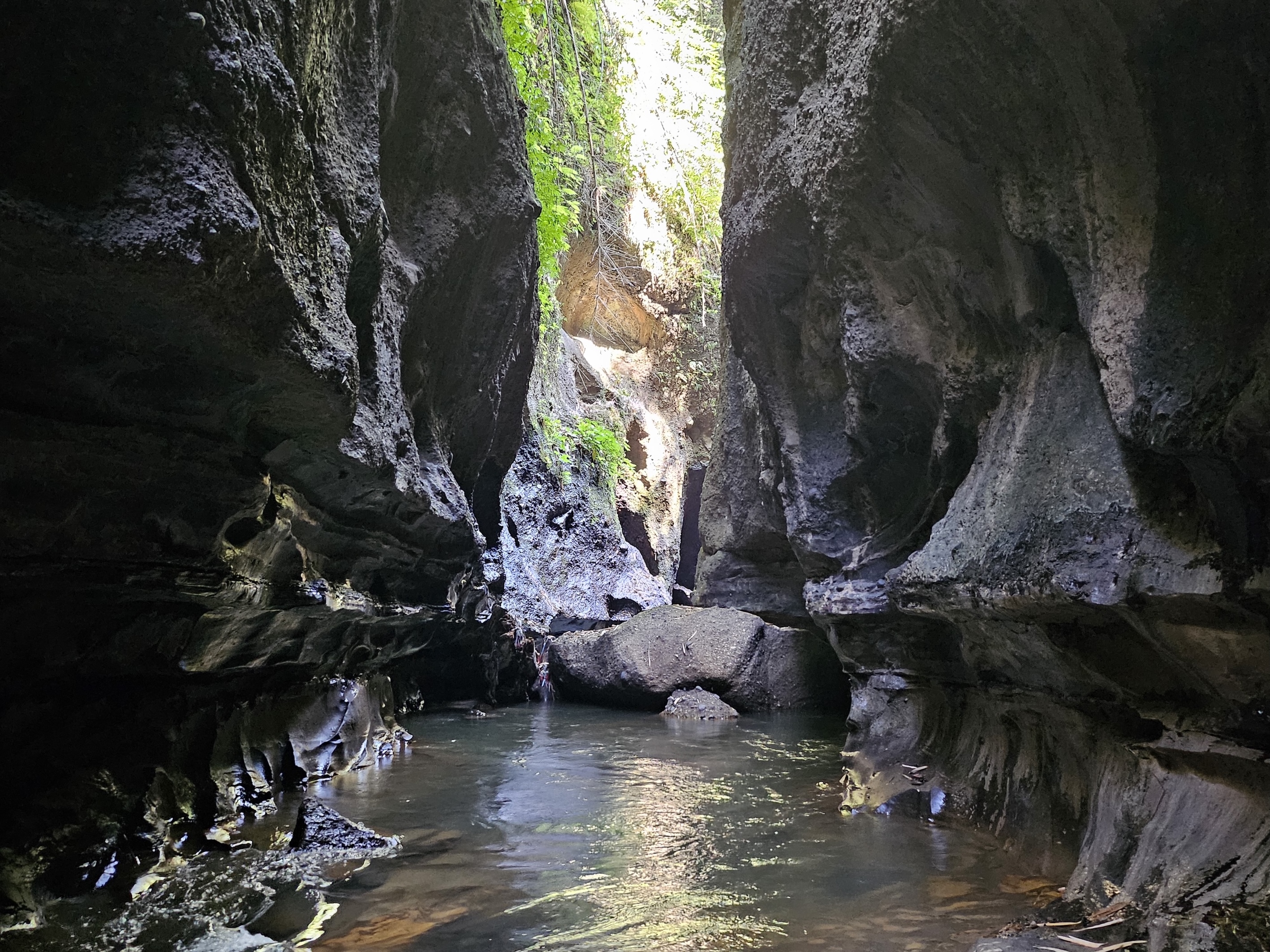 End your trip with a visit to Beji River and hidden canyon