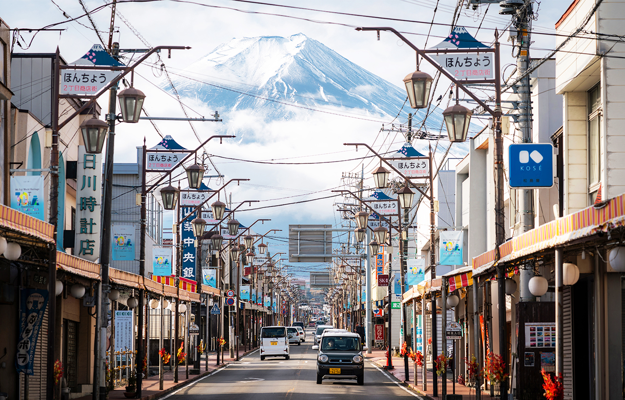 網紅打卡勝地-新倉山淺間公園&日川時計店&忍野八海&河口湖大石公園&河口湖楓葉迴廊